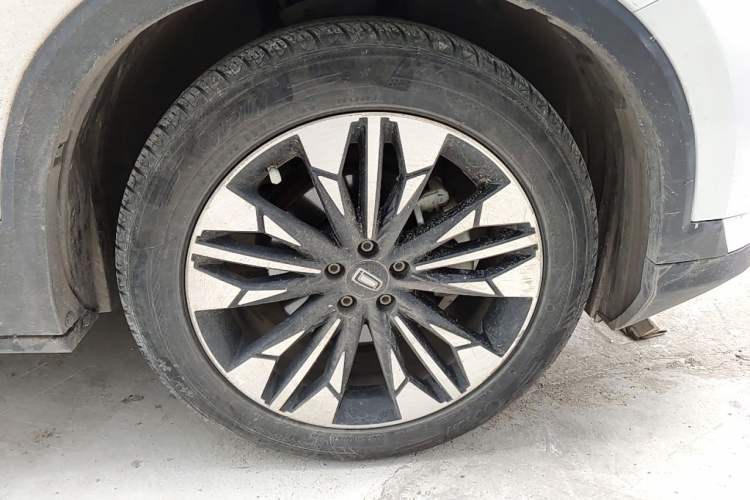 Used Bestune T77 2019 230 TID Automatic Luxury Version China VI Emission Standard Right Front Wheel Hub