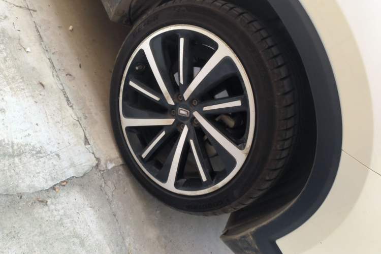 Used Bestune T77 2019 230 TID Automatic Prestige Version China V Emission Standard Right Front Wheel Hub