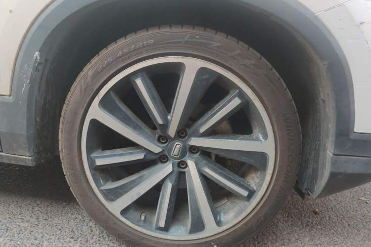 Used Bestune T77 2019 230 TID Automatic Luxury Version National V Right Front Wheel Hub