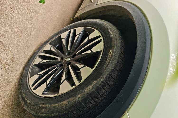 Used Bestune T77 2019 230 TID Automatic Luxury Version China VI Emission Standard Right Front Wheel Hub