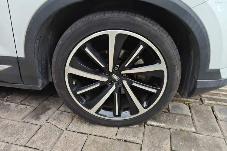 Used Bestune T77 2019 230 TID Automatic Luxury Version National V Right Front Wheel Hub