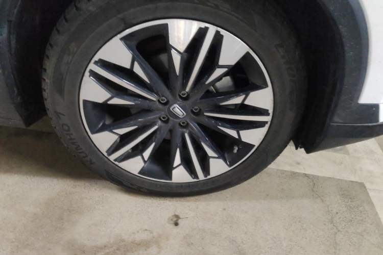Used Bestune T77 2019 230 TID Automatic Prestige Version Rice Noodle Edition China V Right Front Wheel Hub