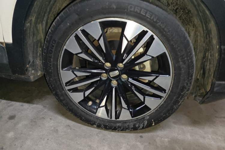Used Bestune T77 2019 230 TID Automatic Luxury Version China VI Emission Standard Right Front Wheel Hub