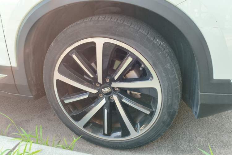 Used Bestune T77 2019 230 TID Automatic Prestige Version China V Emission Standard Right Front Wheel Hub