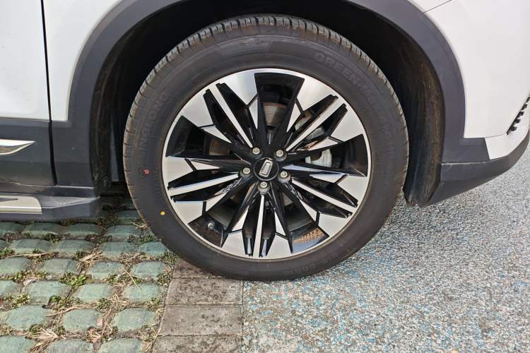 Used Bestune T77 2019 230 TID Automatic Luxury Version China VI Emission Standard Right Front Wheel Hub