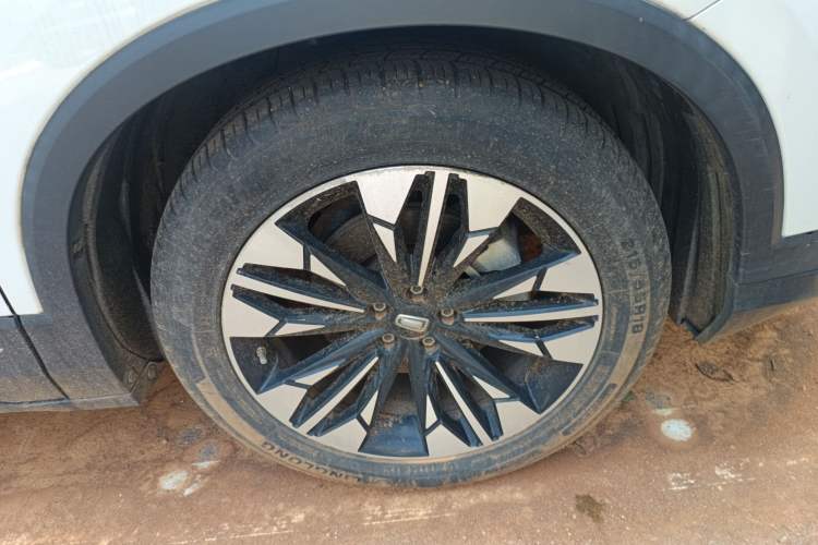 Used Bestune T77 2019 230 TID Automatic Luxury Version China VI Emission Standard Right Front Wheel Hub