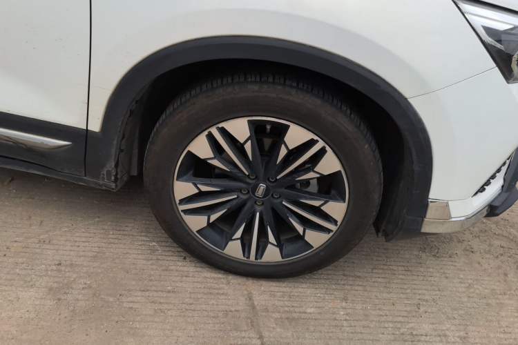 Used Bestune T77 2019 230 TID Automatic Luxury Version China VI Emission Standard Right Front Wheel Hub