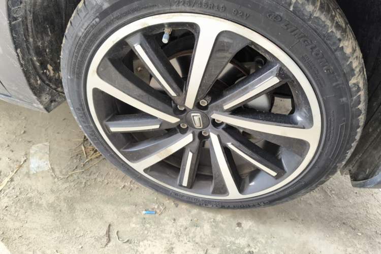 Used Bestune T77 2019 230 TID Automatic Prestige Version China V Emission Standard Right Front Wheel Hub