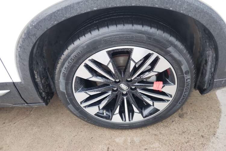 Used Bestune T77 2019 230 TID Automatic Luxury Version China VI Emission Standard Right Front Wheel Hub