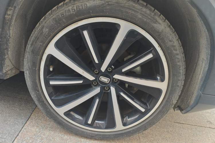 Used Bestune T77 2019 230 TID Automatic Luxury Version National V Right Front Wheel Hub