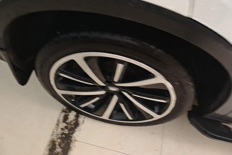 Used Bestune T77 2019 230 TID Automatic Luxury Version National V Right Rear Wheel Hub