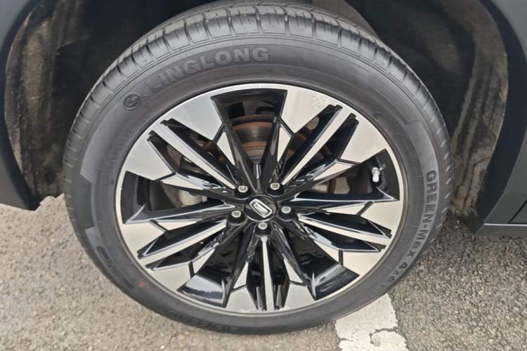 Used Bestune T77 2019 230 TID Automatic Luxury Version China VI Emission Standard Right Rear Wheel Hub