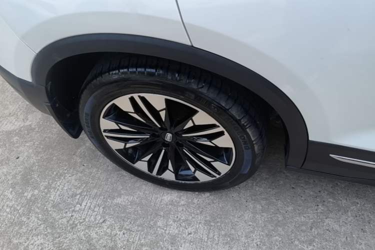 Used Bestune T77 2019 230 TID Automatic Luxury Version China VI Emission Standard Right Rear Wheel Hub