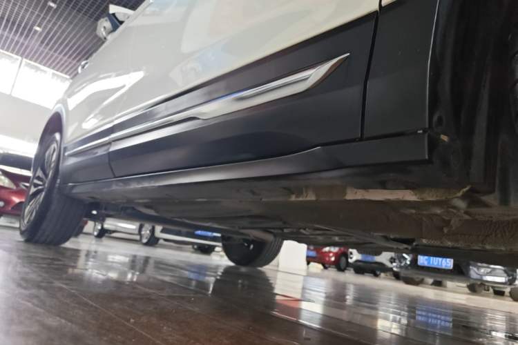Used Bestune T77 2019 230 TID Automatic Luxury Version China VI Emission Standard Right Side Sill