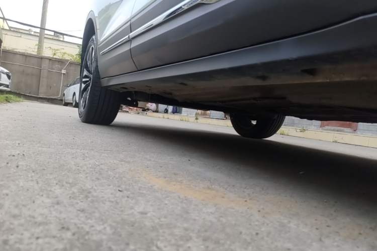 Used Bestune T77 2019 230 TID Automatic Luxury Version China VI Emission Standard Right Side Sill