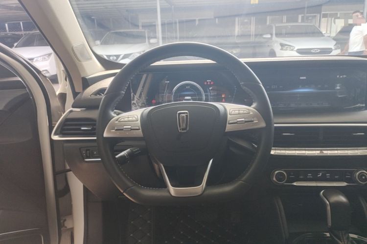 Used Bestune T77 2019 Facelift 230 TID Automatic Luxury Version China V Emission Standard Steering Wheel