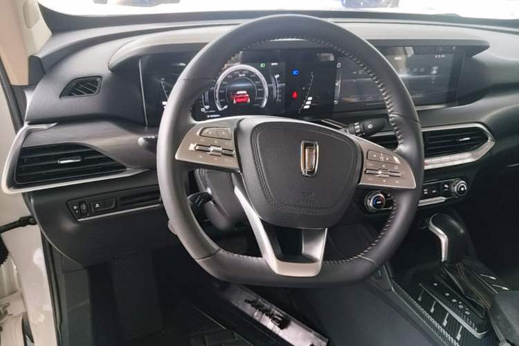Used Bestune T77 2019 230 TID Automatic Luxury Version National V Steering Wheel