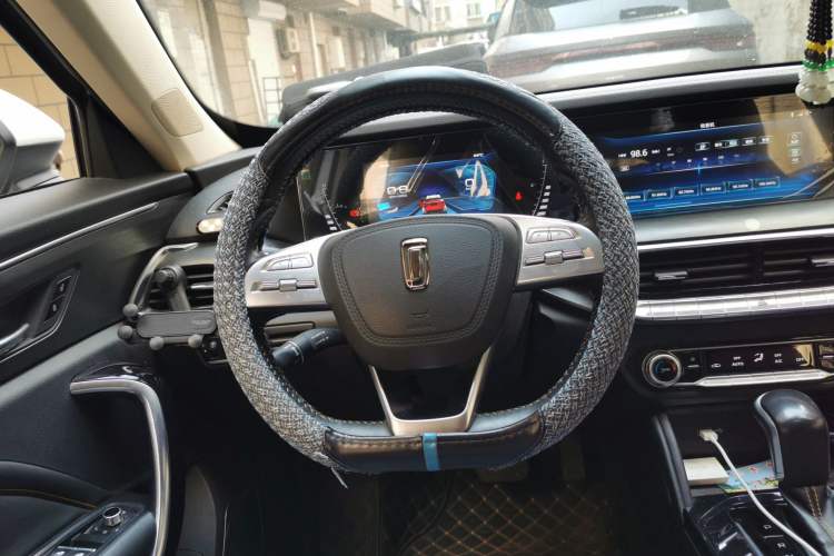 Used Bestune T77 2019 230 TID Automatic Luxury Version National V Steering Wheel