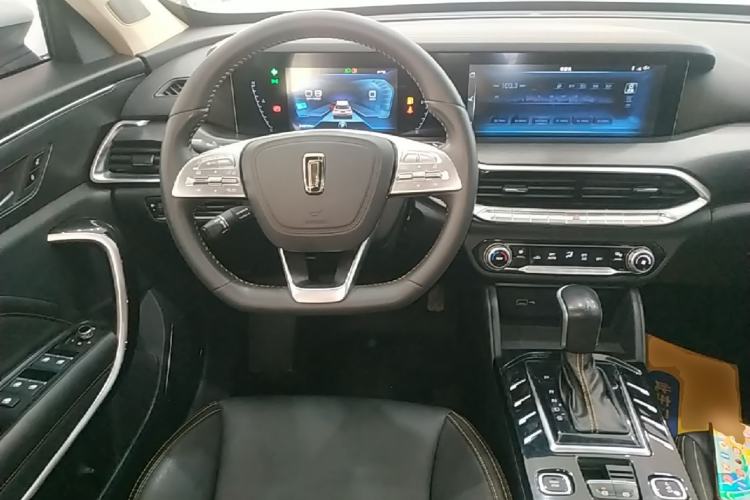 Used Bestune T77 2019 Facelift 230 TID Automatic Luxury Version China V Emission Standard Steering Wheel
