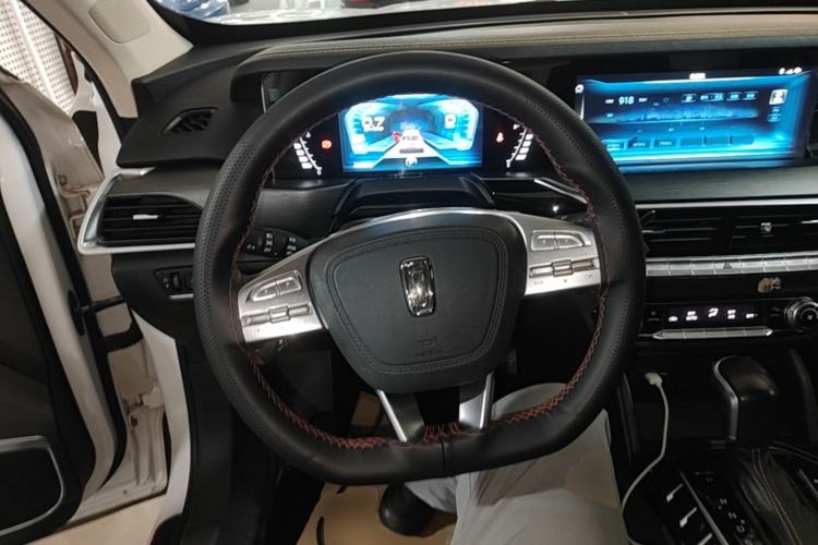 Used Bestune T77 2019 230 TID Automatic Luxury Version National V Steering Wheel