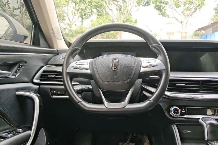 Used Bestune T77 2019 230 TID Automatic Luxury Version China VI Emission Standard Steering Wheel