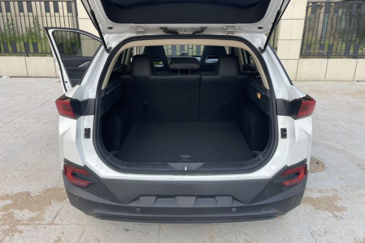 Used Bestune T77 2019 230 TID Automatic Prestige Version China V Trunk
