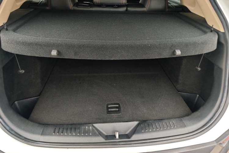 Used Bestune T77 2019 230 TID Automatic Luxury Version China VI Emission Standard Trunk