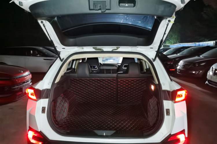 Used Bestune T77 2019 230 TID Automatic Luxury Version China VI Emission Standard Trunk