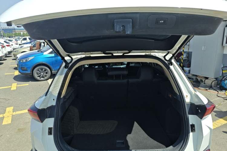 Used Bestune T77 2019 230 TID Automatic Prestige Version China V Emission Standard Trunk