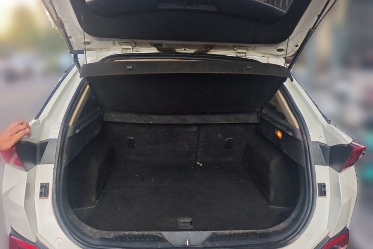 Used Bestune T77 2019 230 TID Automatic Luxury Version China VI Emission Standard Trunk