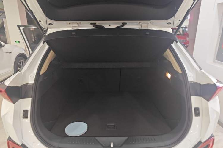 Used Bestune T77 2019 230 TID Automatic Prestige Version China VI Emission Standard Trunk