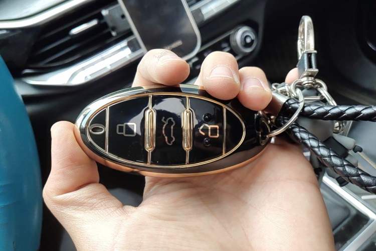 Used Bestune T77 2019 230 TID Automatic Luxury Version China VI Emission Standard Vehicle Key