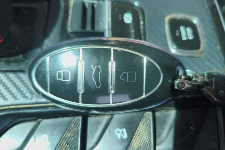 Used Bestune T77 2019 230 TID Automatic Prestige Version China V Emission Standard Vehicle Key