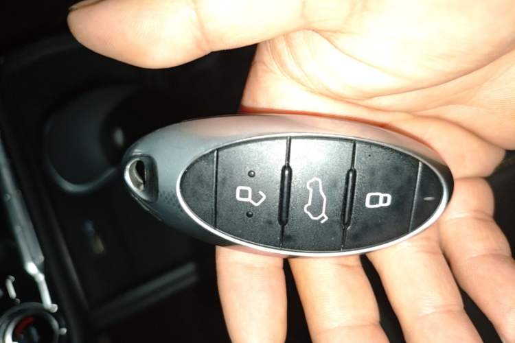 Used Bestune T77 2019 230 TID Automatic Luxury Version National V Vehicle Key