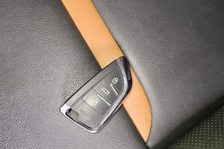 Used Bestune T77 2019 230 TID Automatic Luxury Version National V Vehicle Key