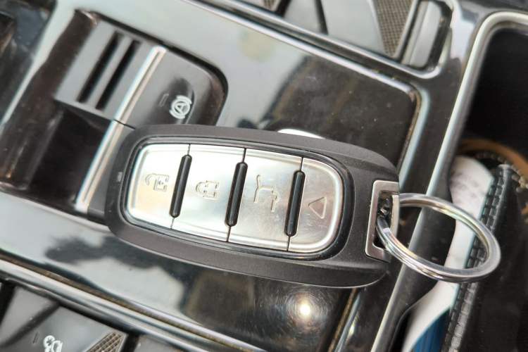 Used Bestune T77 2019 230 TID Automatic Prestige Version China V Emission Standard Vehicle Key