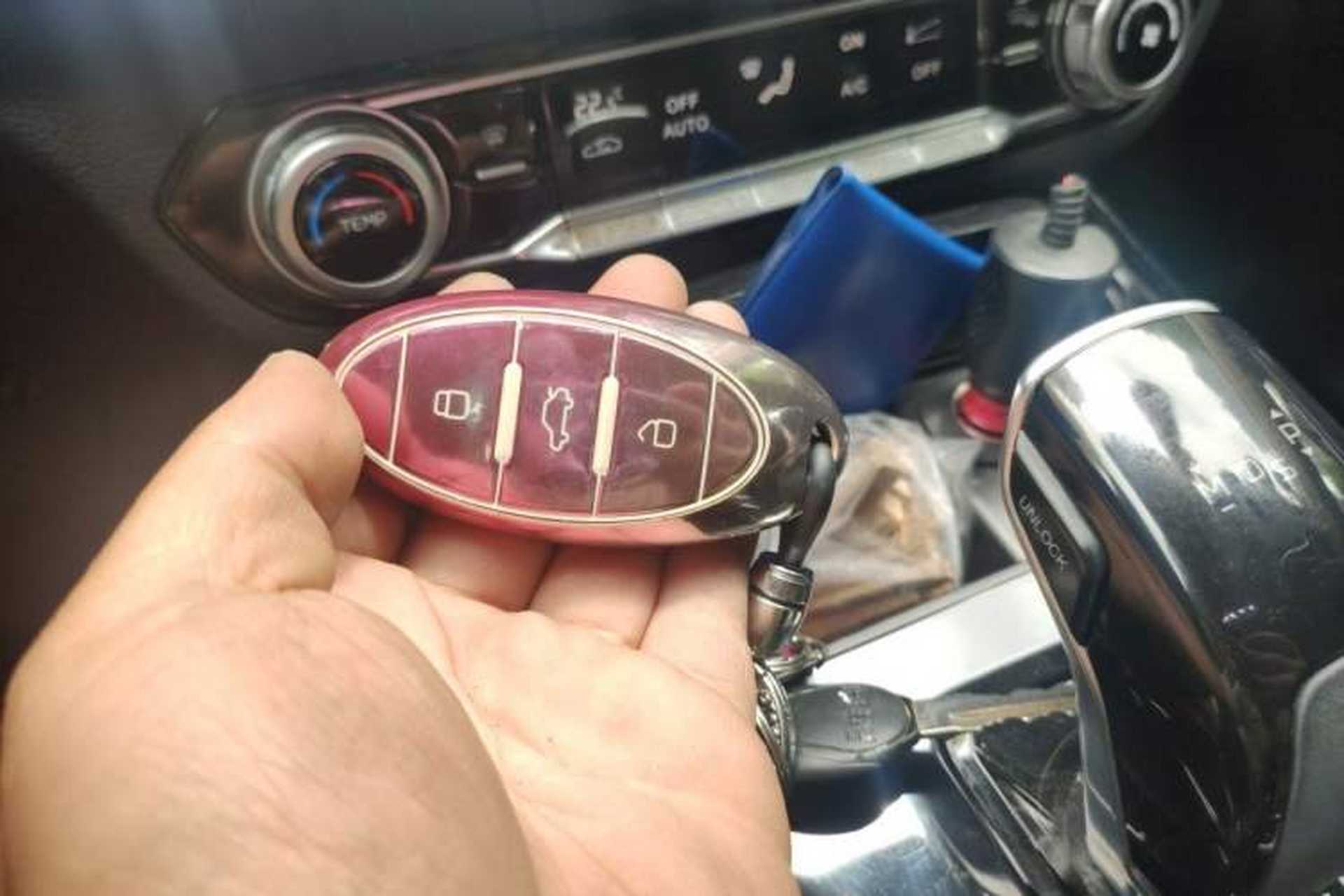 Used Bestune T77 2019 230 TID Automatic Prestige Version China VI Emission Standard Vehicle Key