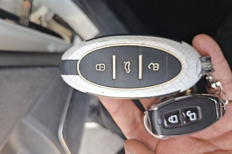 Used Bestune T77 2019 230 TID Automatic Prestige Version China V Emission Standard Vehicle Key