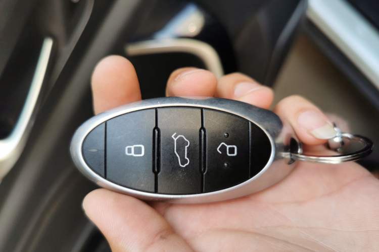 Used Bestune T77 2019 230 TID Automatic Luxury Version National V Vehicle Key