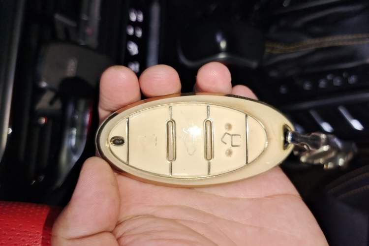 Used Bestune T77 2019 230 TID Automatic Luxury Version China VI Emission Standard Vehicle Key