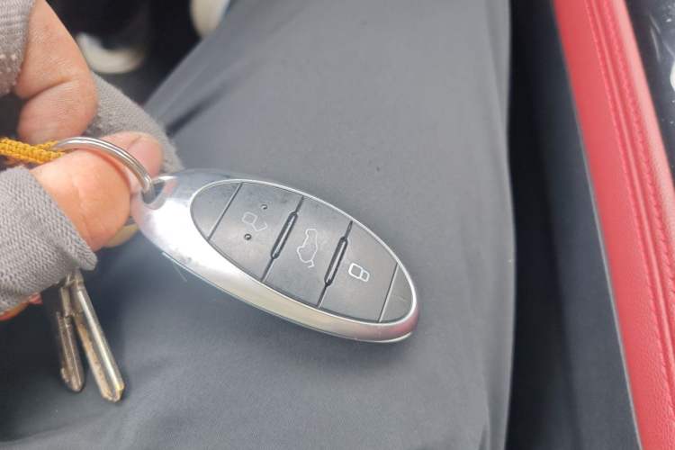 Used Bestune T77 2019 230 TID Automatic Prestige Version China V Emission Standard Vehicle Key