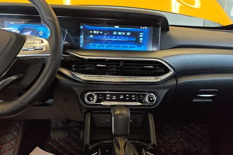 Used Bestune T77 2019 230 TID Automatic Luxury Version China VI Emission Standard Audio And AC Panel