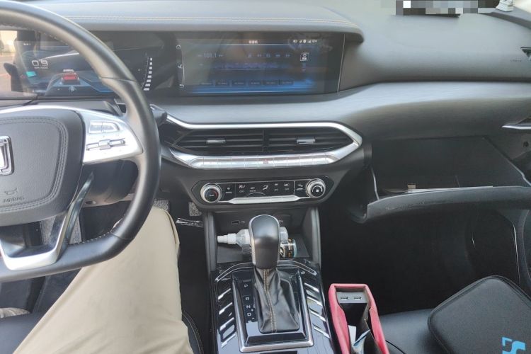Used Bestune T77 2019 230 TID Automatic Luxury Version China VI Emission Standard Audio And AC Panel
