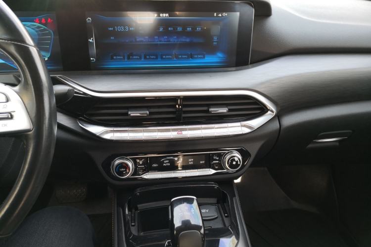 Used Bestune T77 2019 230 TID Automatic Prestige Version China VI Audio And AC Panel
