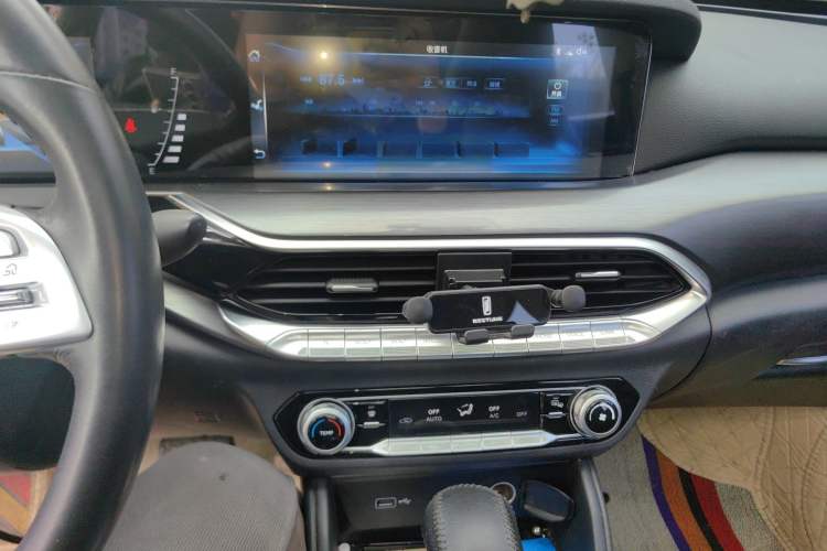 Used Bestune T77 2019 230 TID Automatic Luxury Version National V Audio And AC Panel