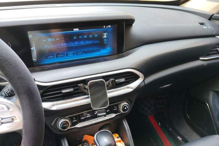 Used Bestune T77 2019 230 TID Automatic Luxury Version China VI Emission Standard Audio And AC Panel