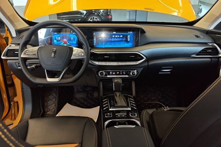 Used Bestune T77 2019 230 TID Automatic Luxury Version China VI Emission Standard Center Console