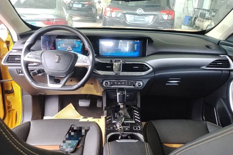 Used Bestune T77 2019 230 TID Automatic Luxury Version National V Center Console