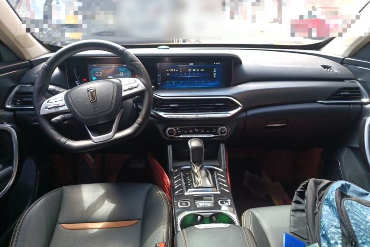 Used Bestune T77 2019 Facelift 230 TID Automatic Luxury Version China V Emission Standard Center Console