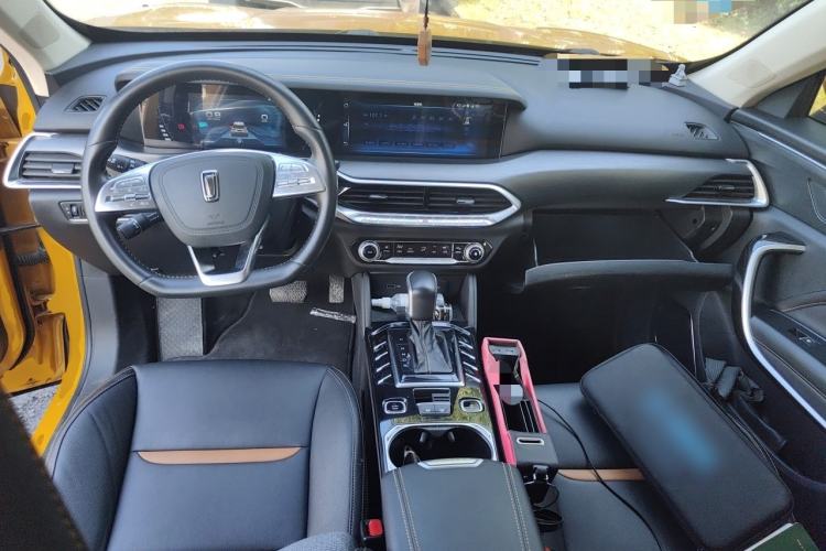 Used Bestune T77 2019 230 TID Automatic Luxury Version China VI Emission Standard Center Console